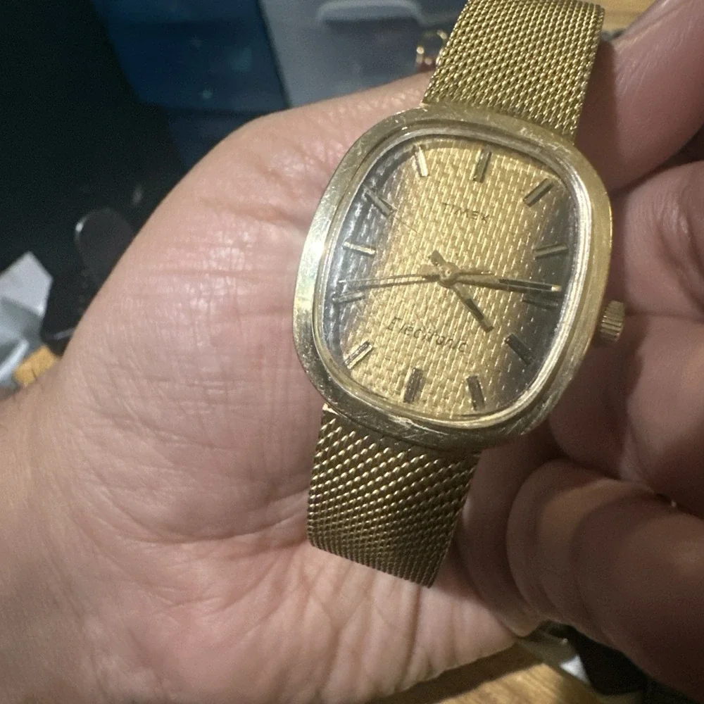 Working VTG Timex Electronic Tigers Eye Dial Cellini Style Gold Tone Watch 29mm